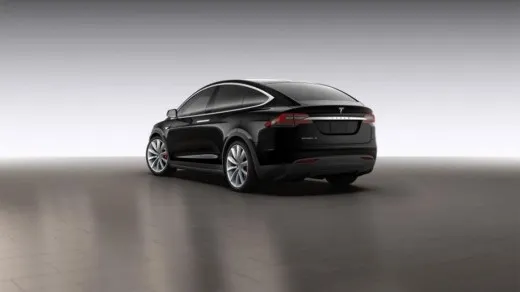 Tesla Model X: prime immagini della versione da produzione