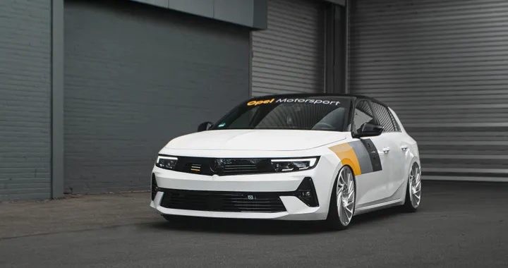 Opel, il tuner XS Carnight ha già messo mano all’Astra ibrida