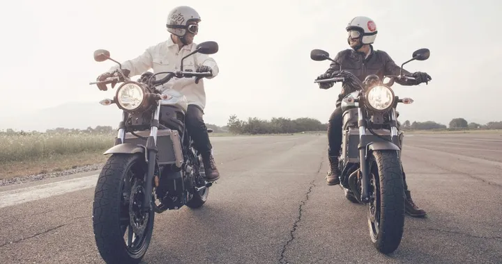 Yamaha XSR700 - foto