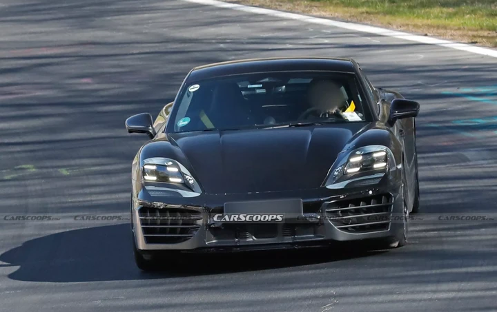La nuova Porsche Cayman elettrica 2026 si 