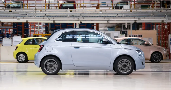 Mirafiori riparte, le speranze per il futuro sono tutte sulla nuova FIAT 500 ibrida