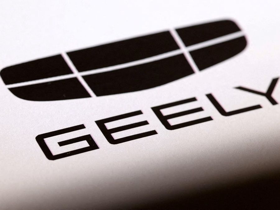 Geely porta in Italia due SUV: l’elettrico EX5 e la Plug-in Starray EM-i