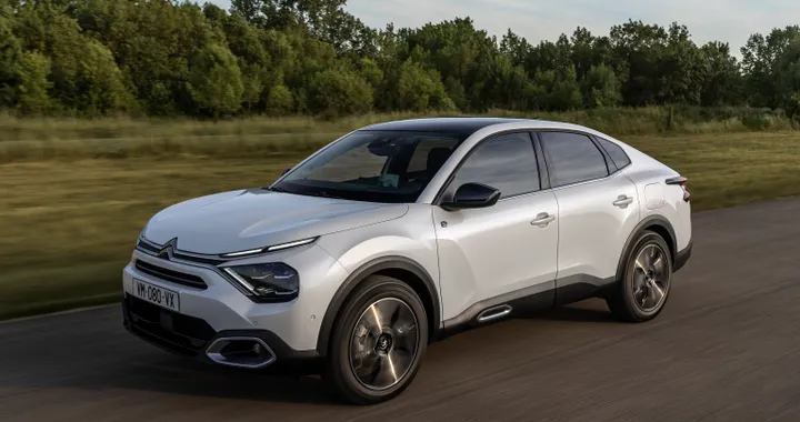 Citroen e-C4 ed e-C4 X, ecco quanto si risparmia con gli incentivi 2024
