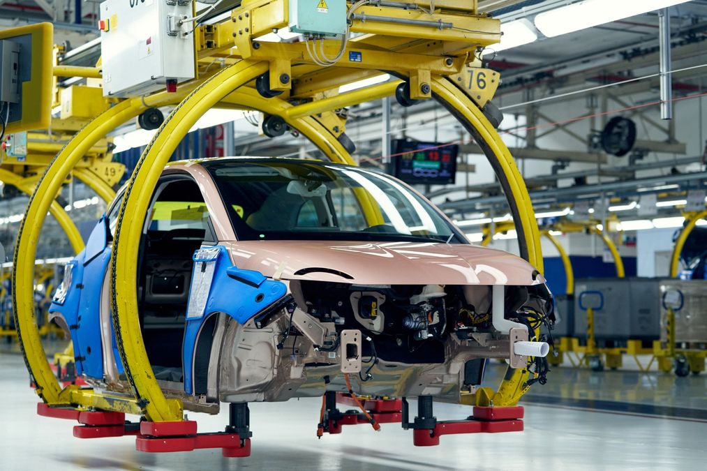 Stellantis, 10.000 posti di lavoro tagliati negli ultimi 4 anni in Italia: l'allarme di sindacati