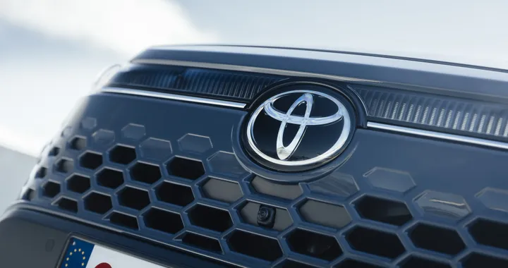 Toyota, marchio più venduto nel mondo nel primo semestre 2025. BYD ad un passo dal podio