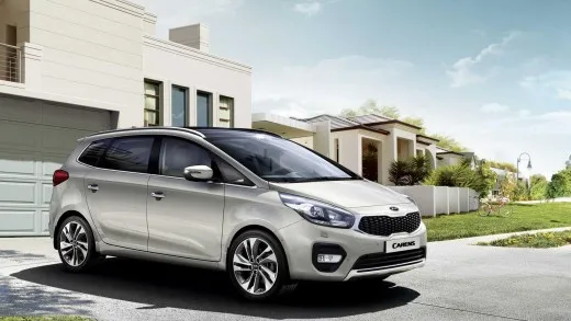 Kia Carens: il restyling a Parigi