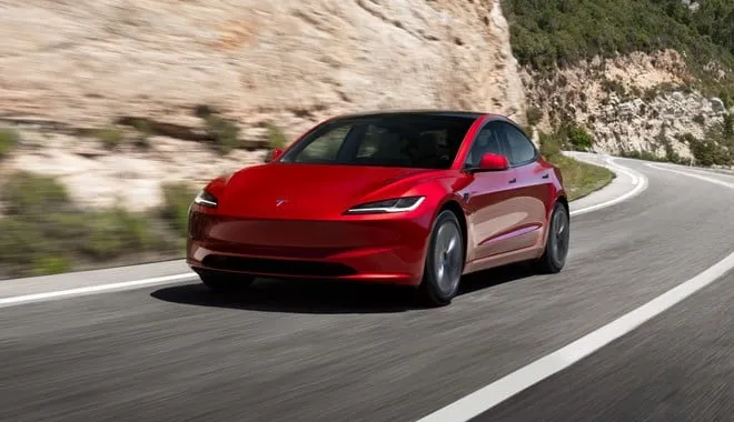 Tesla ancora davanti a BYD nelle vendite di auto elettriche