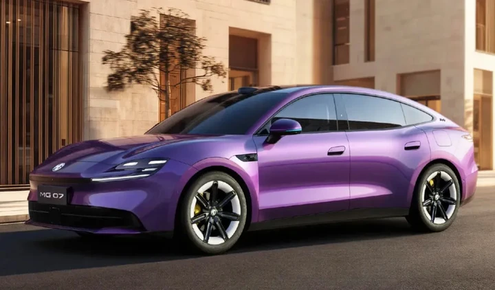 La MG07 richiama troppo la Porsche Taycan? Ecco la replica del marchio