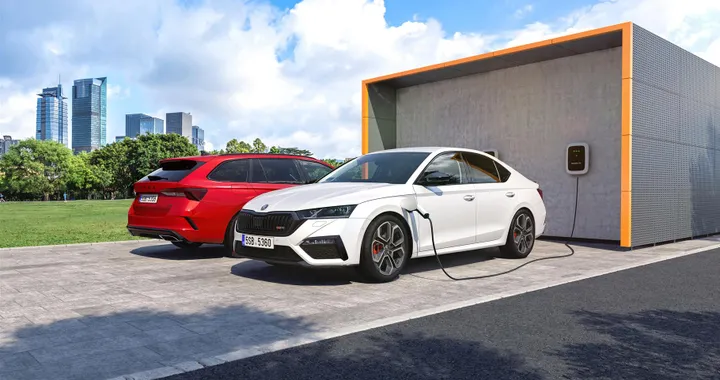 Skoda Octavia Plug-In e mild-hybrid: prezzi delle ibride in Italia, aspettando il metano