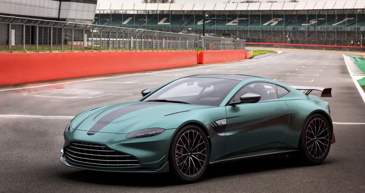 Aston Martin Vantage F1 Edition, nuova versione speciale con 535 CV