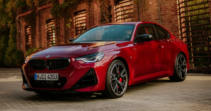 BMW Serie 2 Coupé, ufficiale il restyling con il pack M Sport di serie