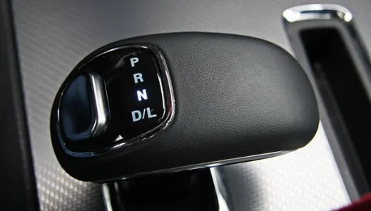 FCA "cade" sul selettore di marcia, ma è in buona compagnia
