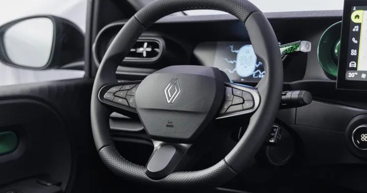 Nuova Renault Twingo, interni e bagagliaio della city car elettrica