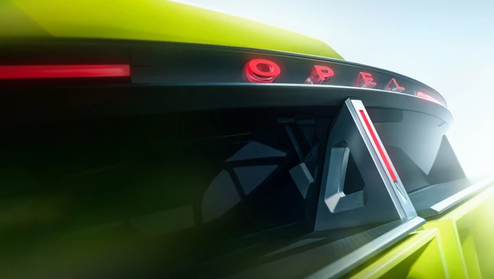 Il concept Opel ispirato alla Manta 400 anticipa il futuro delle sportive GSE