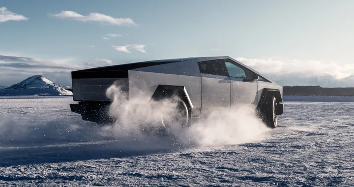 Tesla Cybertruck, un nuovo video mostra gli interni del pickup elettrico