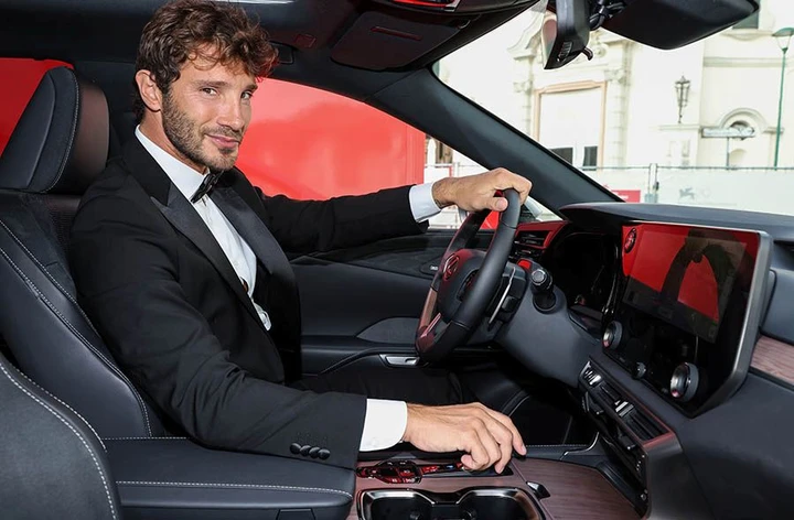 Le auto di Stefano de Martino, nuovo conduttore e direttore artistico di Sanremo 2027