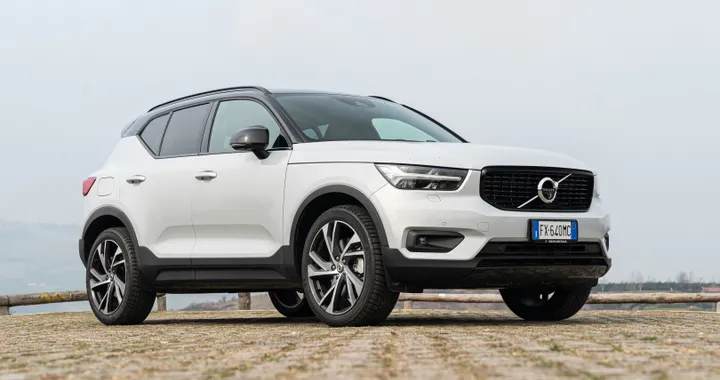 Volvo XC40 elettrica: prezzi wallbox con Enel X e rimborso elettricità Plug-In