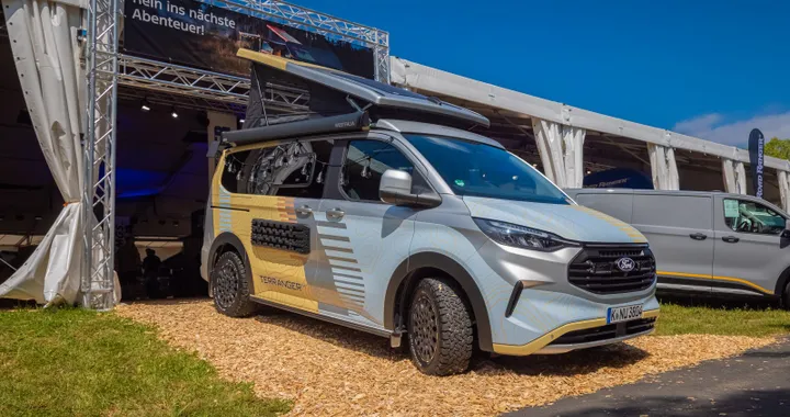Questo camper-van di Ford non teme nulla, nemmeno il fuoristrada