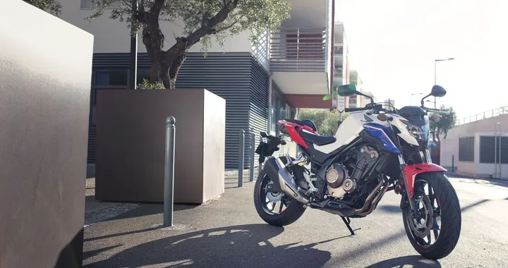 Honda CB500F MY2016 - foto e scheda tecnica