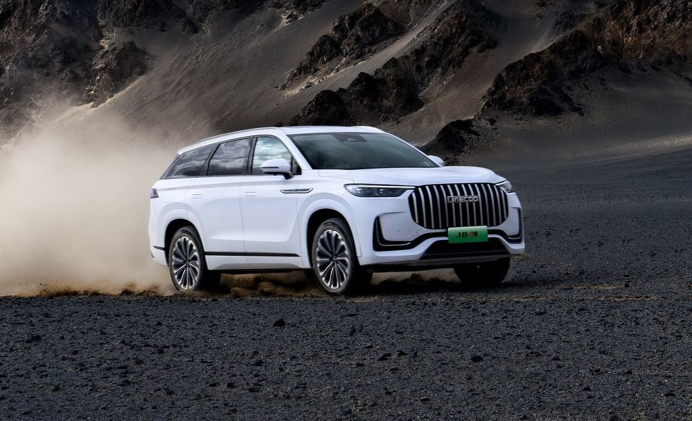 Nuova Jaecoo 8 SHS-P, l&#039;ammiraglia ibrida Plug-in arriva nel 2026. Tutto quello che sappiamo