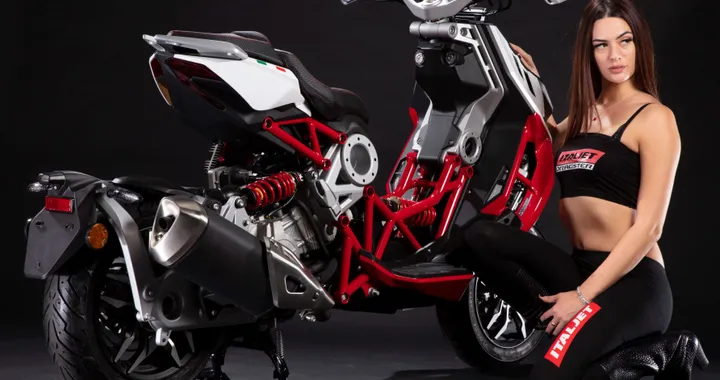 Italjet Dragster, nel 2022 lo scooter sarà anche elettrico