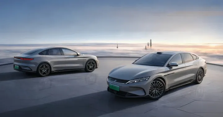 BYD Han 2025: debutta l'aggiornamento della berlina elettrica e Plug-in