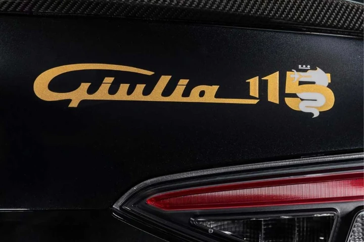 Alfa Romeo Giulia Quadrifoglio Bespoke: a Dubai si ricopre d’oro