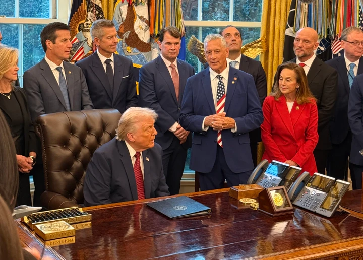 Trump, dalle parole ai fatti: smantellati gli standard di Biden. Meno limiti su emissioni e consumi