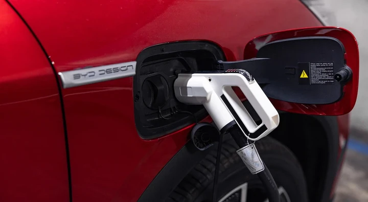 BYD, la ricarica ultraveloce megawatt è la nuova sfida a Tesla in Europa