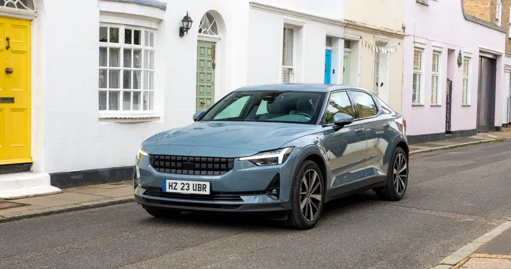 Uber, accordo con Hertz. 25 mila auto elettriche per i suoi autisti in Europa