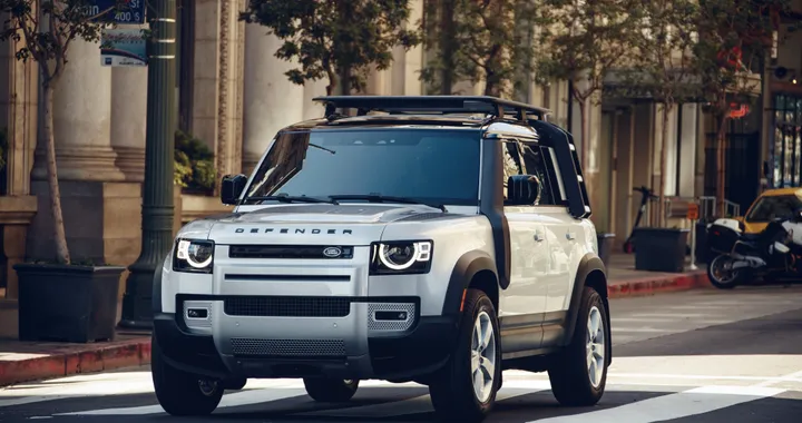Land Rover Defender con connettività Dual eSIM al CES 2020