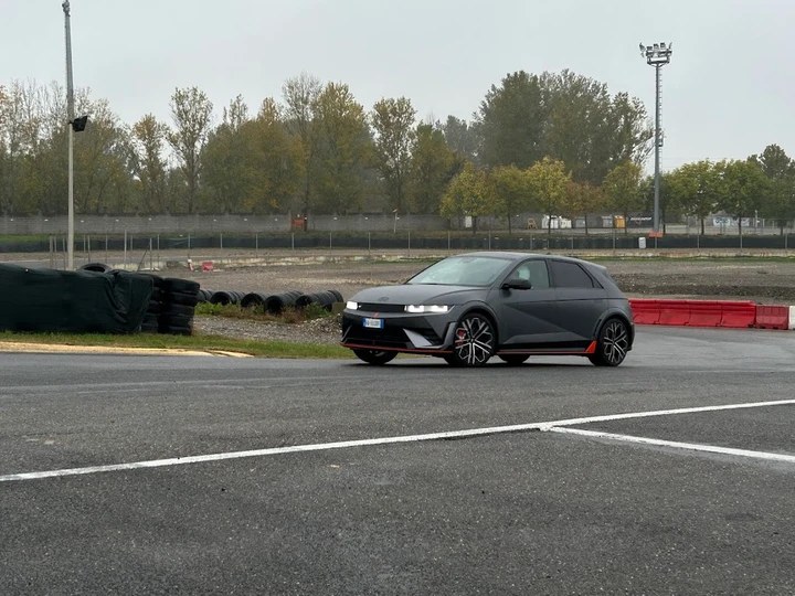 ingrandisci immagine