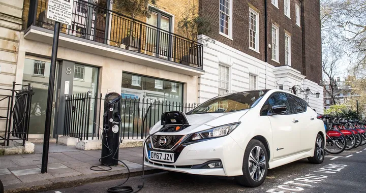 Il Regno Unito rivoluziona la mobilità: stop alla vendite delle endotermiche dal 2030