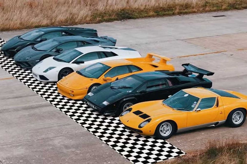 Copertina: Drag Race, sfida da brividi tra Lamborghini: chi vincerà?