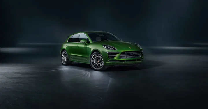 Porsche Macan, il restyling si fa vedere su strada durante alcuni test