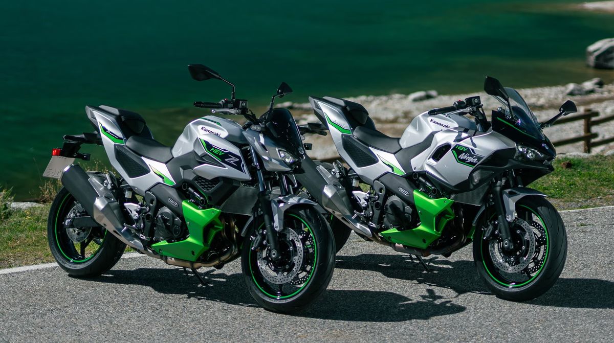 Kawasaki Z7 e Ninja 7 Hybrid: con l'aggiornamento tecnico cala prezzo