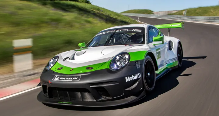 Porsche 911 GT3 R, ecco la nuova sportiva su base 911 GT3 RS