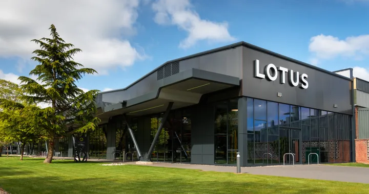 Lotus, parte la pre-produzione della Emira