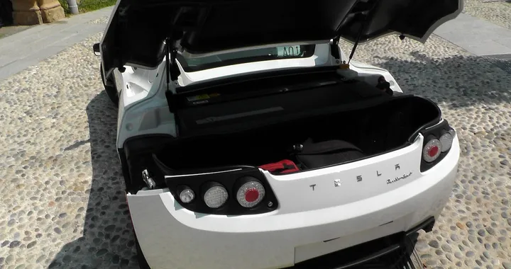 Tesla Roadster Sport: La prova completa di HDmagazine