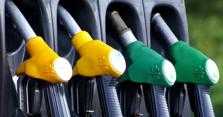 Il Governo riduce il taglio sulle accise. Un pieno di carburante costerà di più