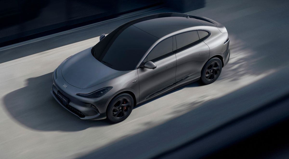 MG IM6 debutta a Goodwood 2025 ed è pronta alla sfida del mercato europeo