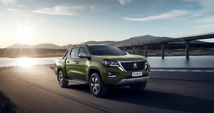 Peugeot Landtrek, debutta il primo pickup del Leone