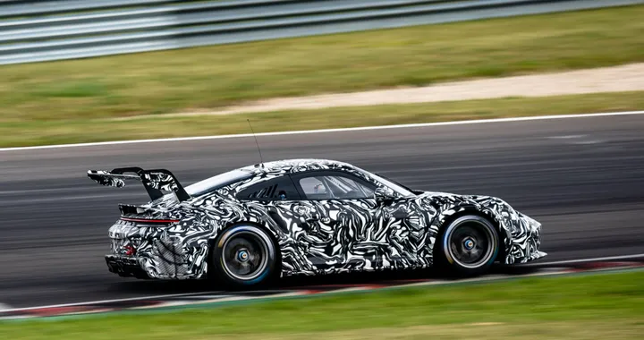 Porsche sviluppa la 911 Cup, la vettura da corsa che debutterà nella stagione 2026