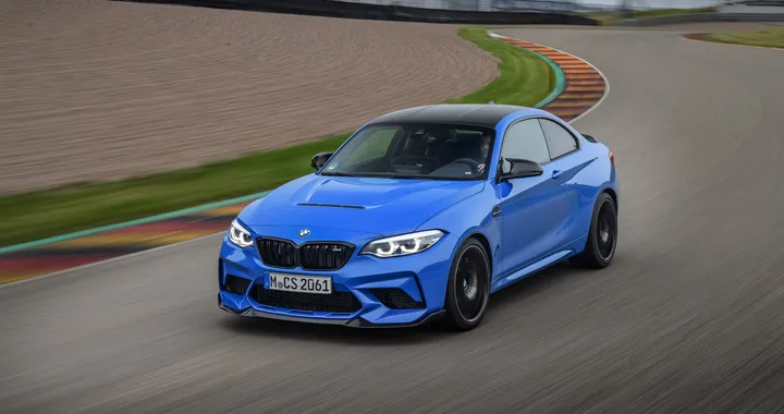 BMW M2 CS in azione sulla pista del Sachsenring