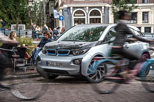 BMW i3: nel 2017 arriverà una nuova batteria?