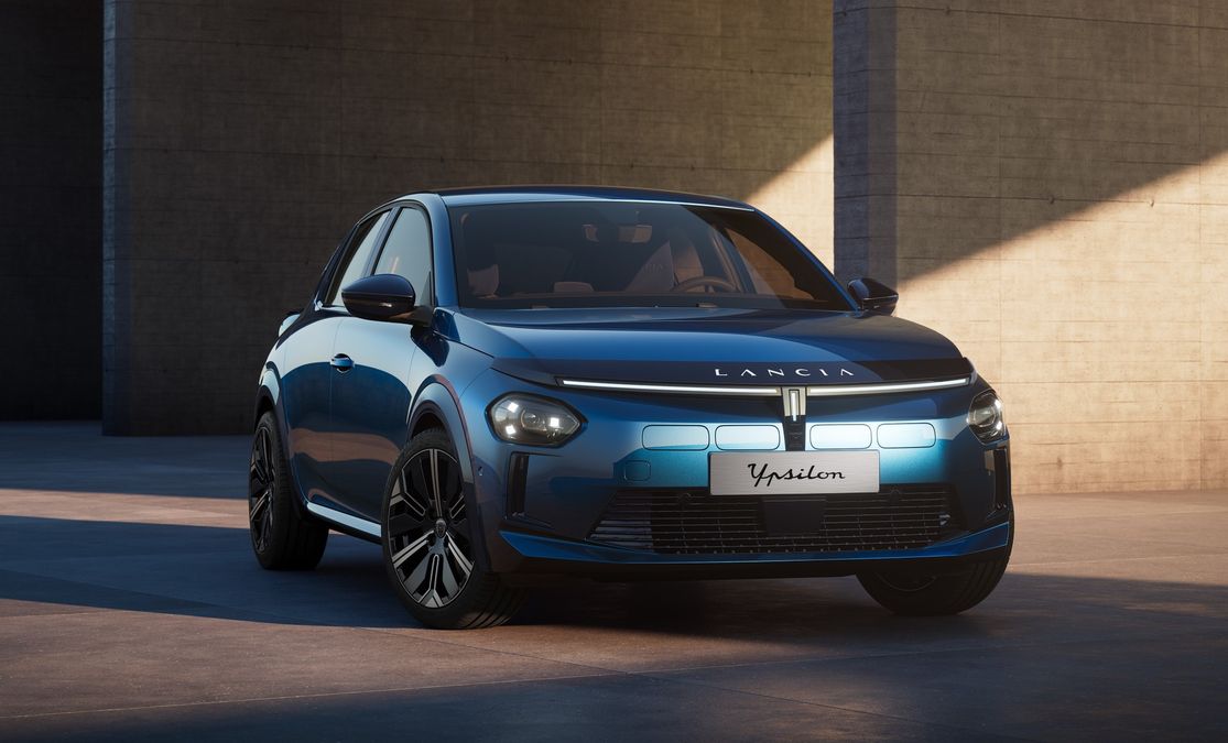 Offerta Lancia Ypsilon ibrida, per le pronta consegna da 17.900 euro con finanziamento