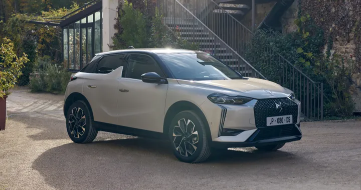 DS 3 e DS 4, arriva la nuova motorizzazione Hybrid da 136 CV