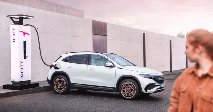 Mercedes EQA: già 20 mila ordini per la nuova elettrica