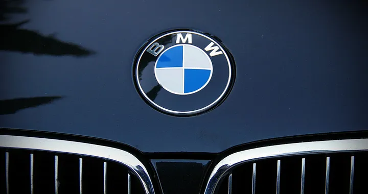BMW utilizza la Blockchain per la trasparenza della sua catena di logistica