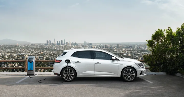 Renault Megane, arriva la versione E-Tech Plug-in Hybrid